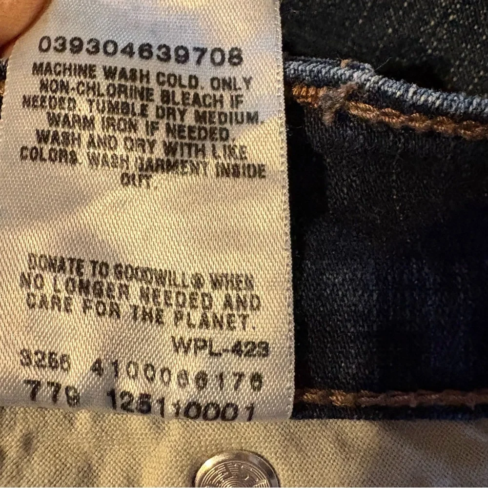 Levi’s 512 Perfectly Slimming Jeans Women’s Sz 16P Short Cotton Denim Flattering